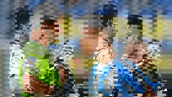 1472860