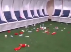 فرد سابقه دار سرنگ‌ها را در رختکن تراکتور رها کرد!