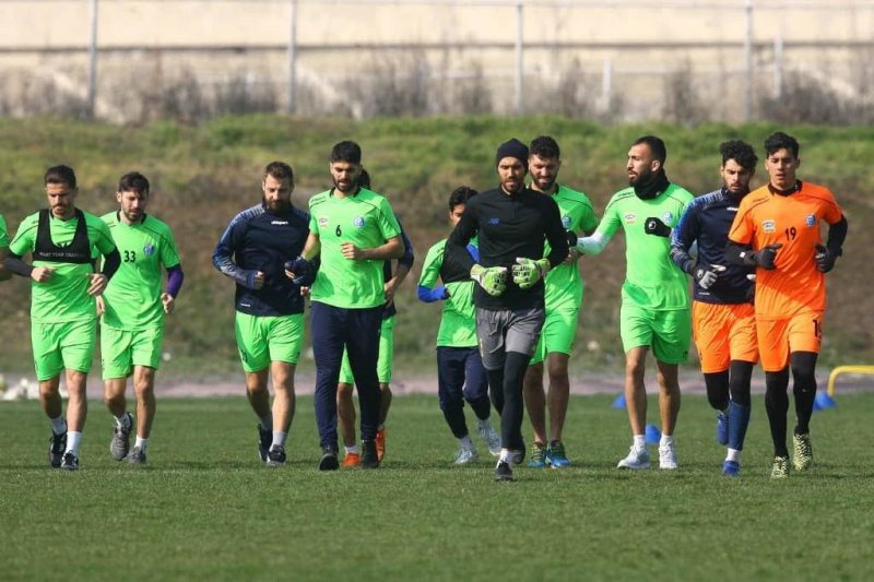 آغاز تمرینات استقلال پشت درهای بسته