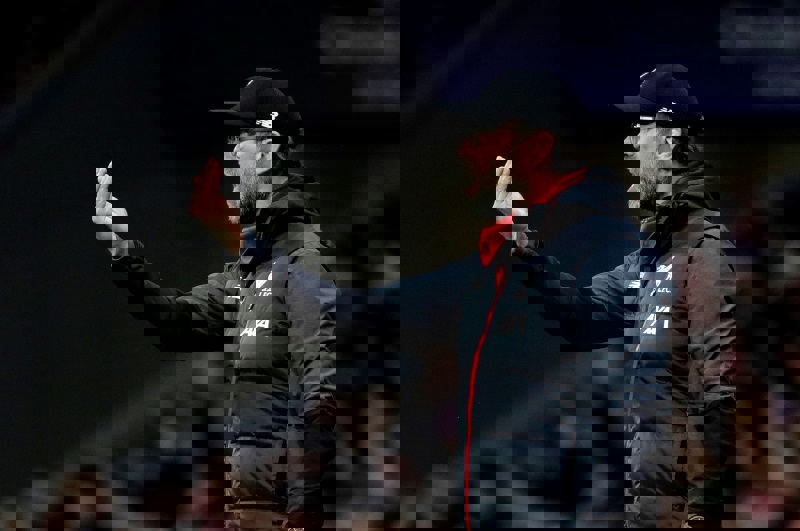 1487832