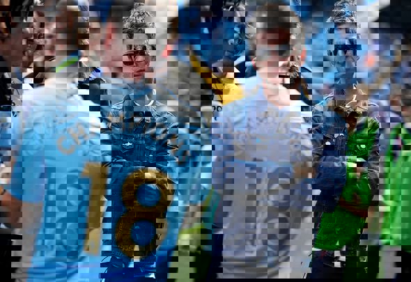 هوادار مشهور سیتی: جام را به لیورپول بدهید