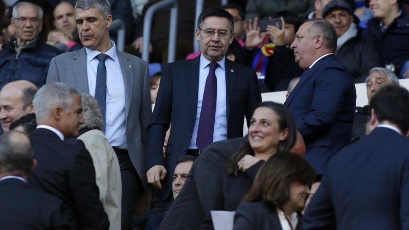 شکایت بارسا از نایکی به خاطر پیراهنهای بیکیفیت