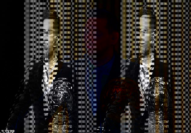 مسی: کلوپ اشتباه می‌کند، مانه بهتر از فن‌دایک است