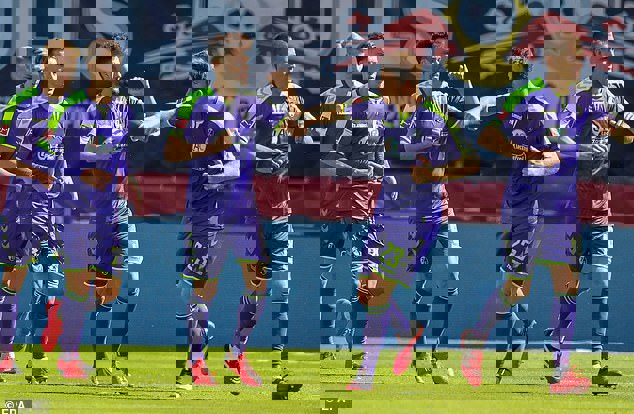 1496902