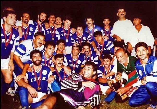 افتخار به نابودی تیم قهرمان آسیا!؟ (عکس)