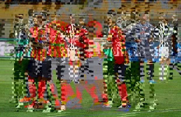 بازیکنان لچه دستمزد یک ماه خود را بخشیدند