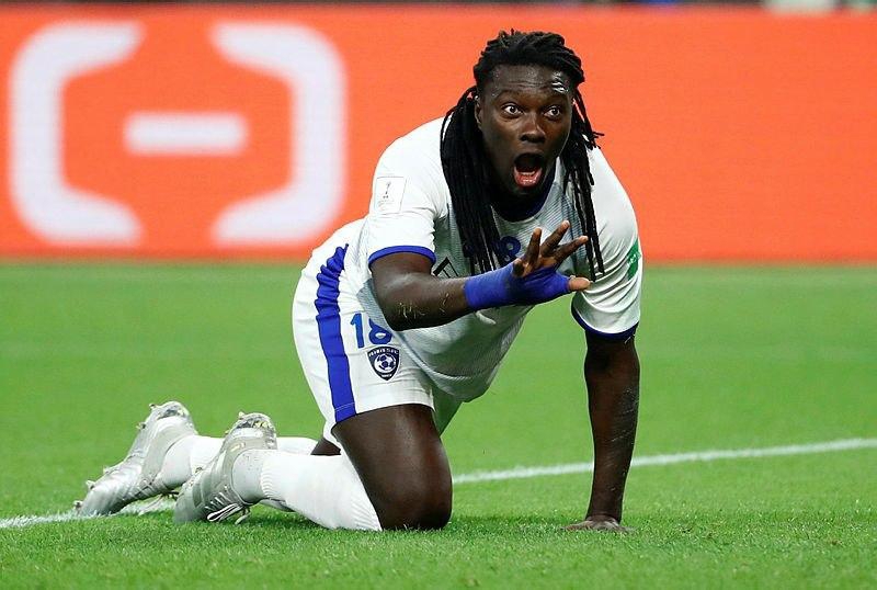 وحشت در عربستان؛ ستاره الهلال وسط زمین غش کرد