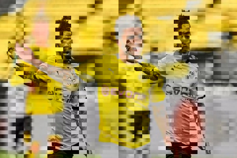 توبیخ سانچو به خاطر آغوش اشرف حکیمی(عکس)