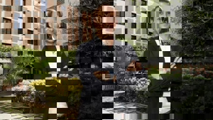 واقعاً از تماشای بازی خامس لذت می برم