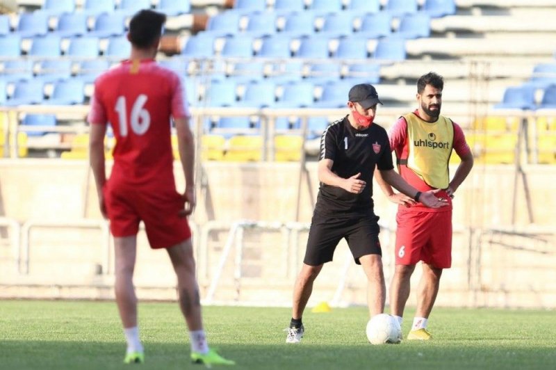 کُری‌خوانی مربیان در تمرین پرسپولیس