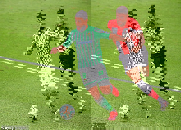 1504590