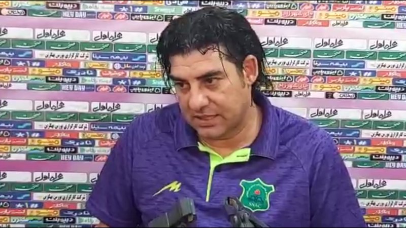 سرمربی نفت در نشست خبری شرکت نکرد
