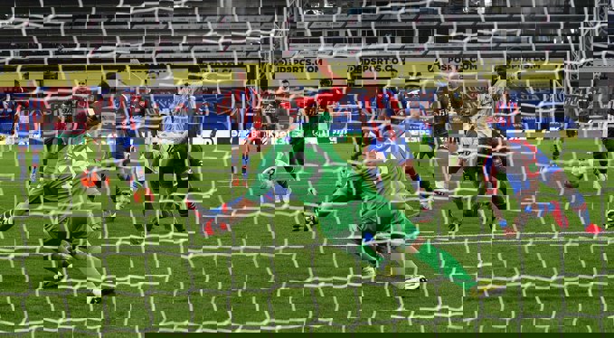 پالاس 0-2 یونایتد: همچنان امیدوار به کسب سهمیه CL