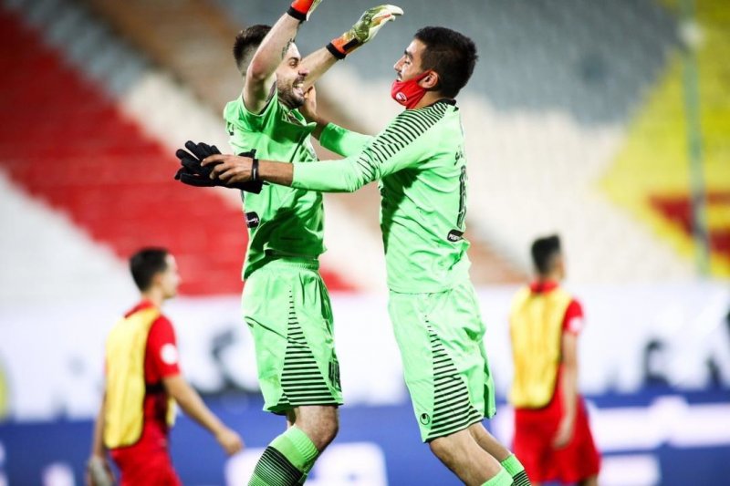 دستهای رادو بالاتر از همه گلرهای ایران!