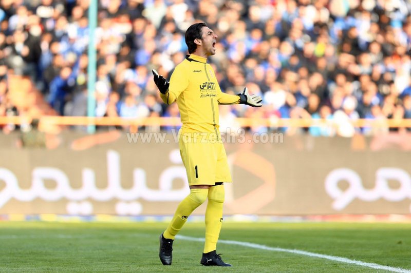 2 مهر، مهدی رحمتی چهار گوشه زمین را میبوسد؟