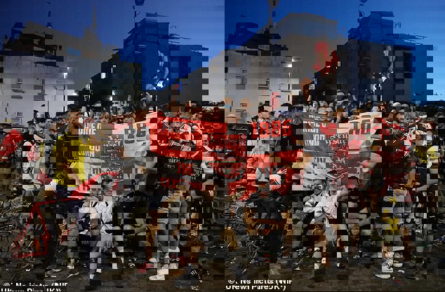 1516402