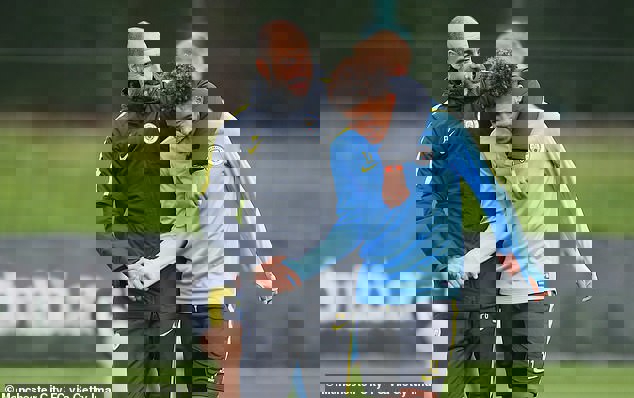 1516828