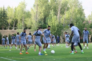 ادای احترام خاص استقلالیها به سرژیک تیموریان