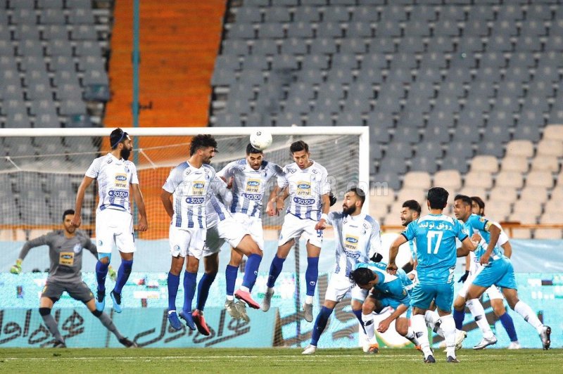 ویسی با 5 کلین شیت مقابل خط آتش بی‌مهار لیگ