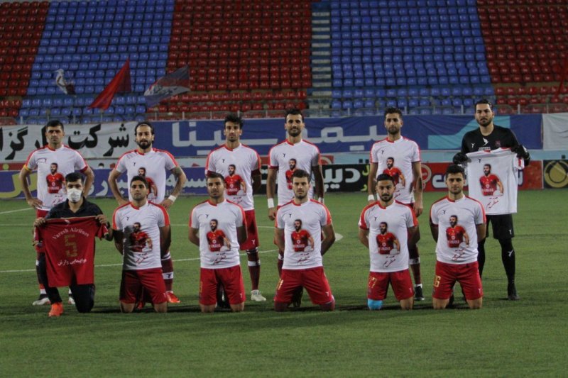 و حالا بازگشت نساجی به چمن طبیعی