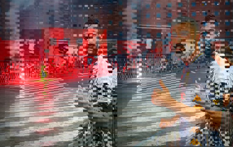 کاوه و علیقلی گل زدند و به خیابان رفتند!