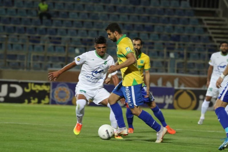 ماشین 1- صنعت نفت 0؛ جشن بقا با حضور پدرخوانده