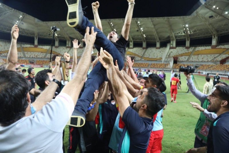 جشن دیوانهوار نکونام در فولاد آرنا(عکس)