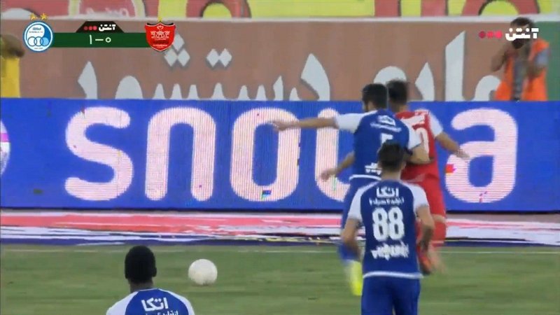 بازگشت تبلیغات روی سکوها اینبار با موافقت باشگاهها