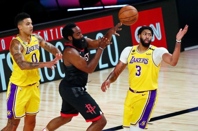 لیگ NBA؛ اولین برد پادشاه و یارانش در نیمهنهایی