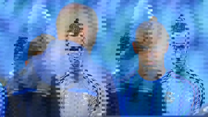 1525697