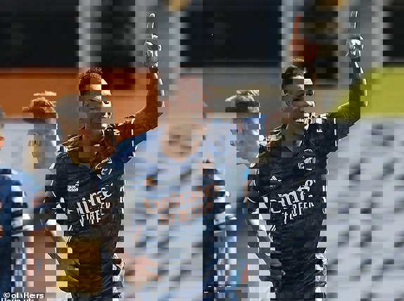 1526499
