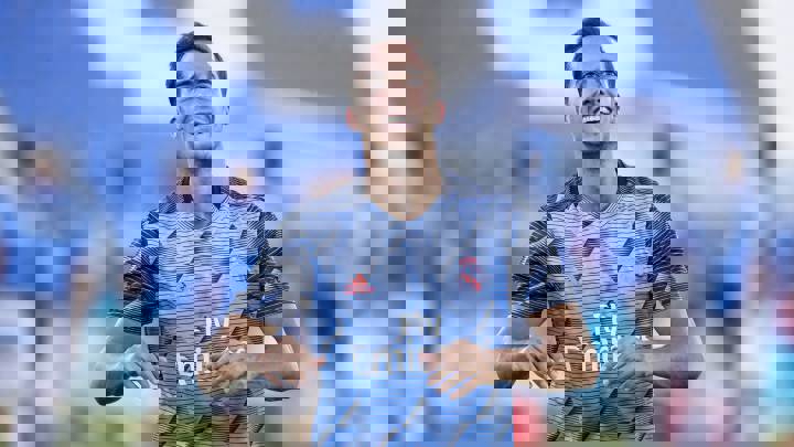1527400