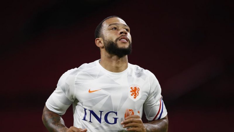 چرا انتقال مهاجم هلندی به بارسلونا منتفی شد؟