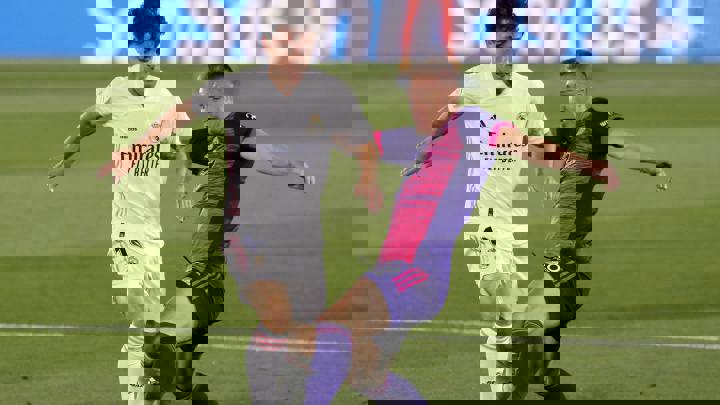 1532877