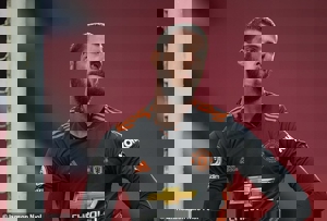 خشم دخیا از مدافع یونایتد: چکار می‌کنی لوک؟