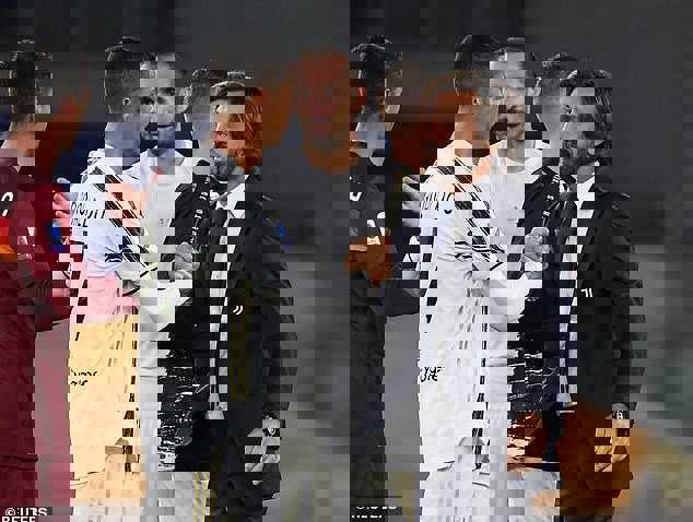 1535429