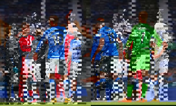 عذرخواهی اورتونیها از دو بازیکن مصدوم لیورپول