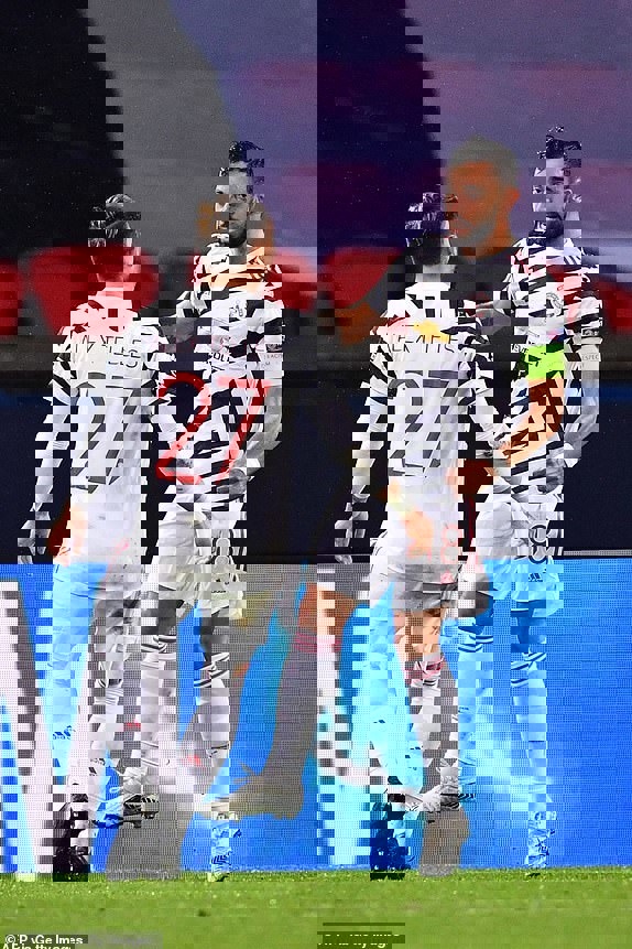 1537275