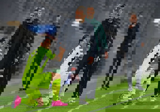 1537631