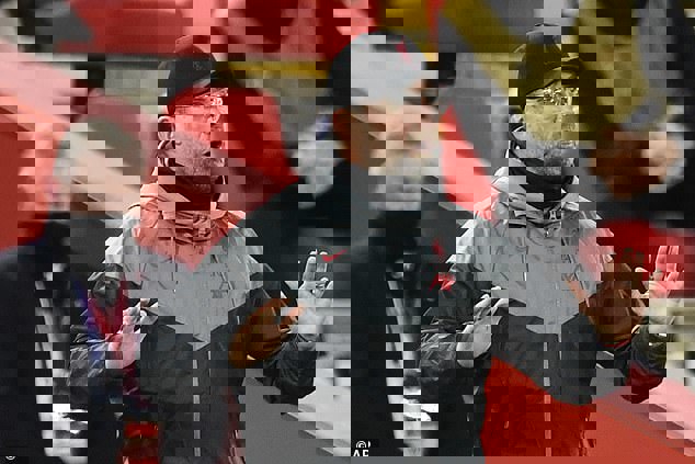 1539824