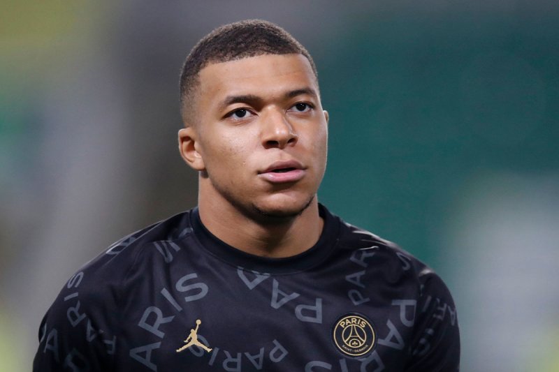 راه حل لیورپول برای جذب امباپه چیست؟