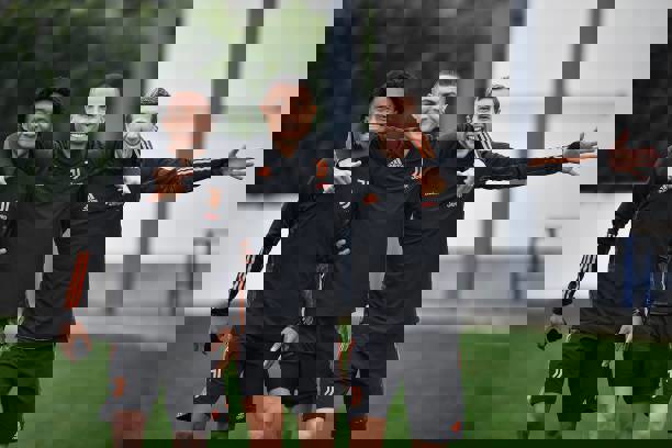 1540825