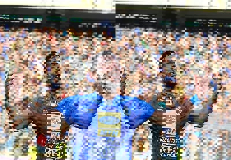 1541376