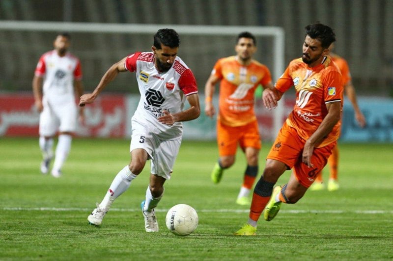 جدایی عبدی از جمع نارنجی پوشان