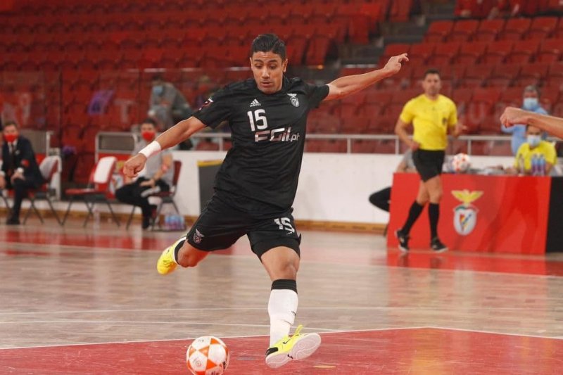 ملی‌پوش ایرانی در آستانه تمدید با بنفیکا