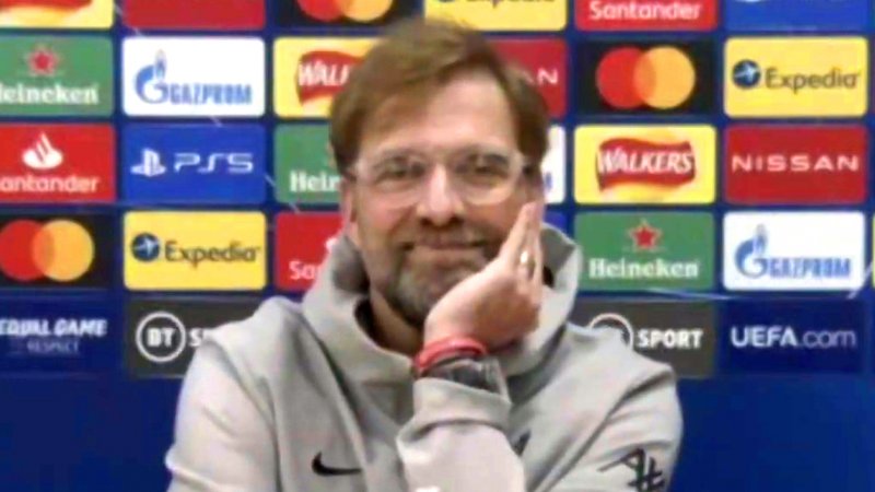 کلوپ: انتقادات از خط دفاعی ما خنده دار است