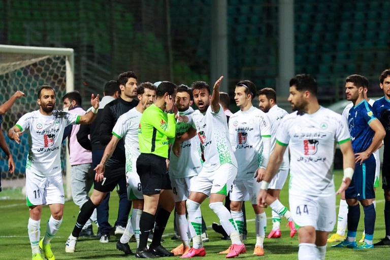 توضیح در مورد دو بازی ذوب آهن در دو روز