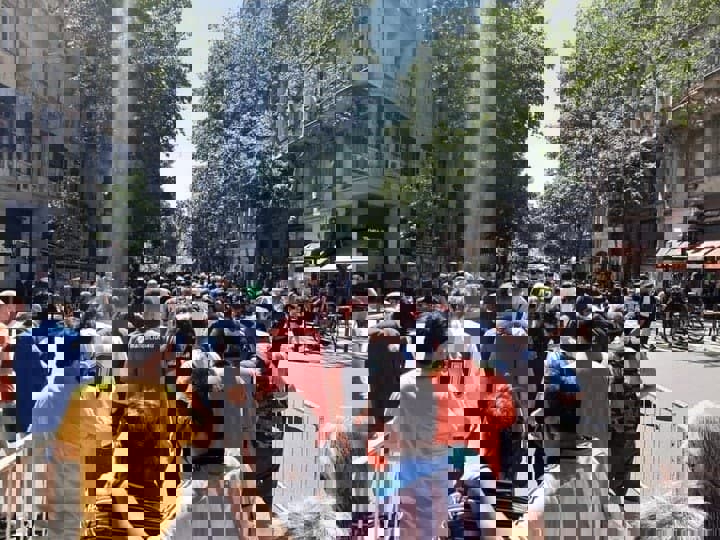1550584