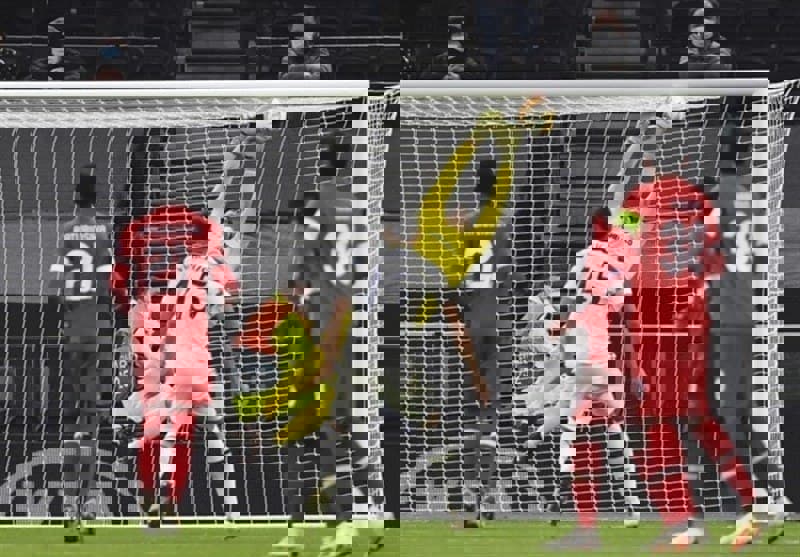 از عکس در میدان آزادی تا سلفی با مورینیو (عکس)