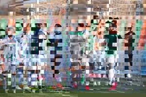 این دروازه‌بان به استقلال برمی‌گردد؟